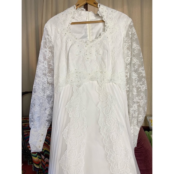 70s Wedding Gown - Picture 11 of 12